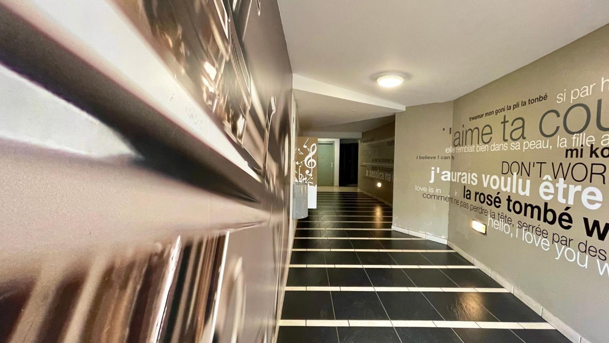 Studio Cosy Tout Equipe - Idealement Situe Saint-Denis Exterior foto